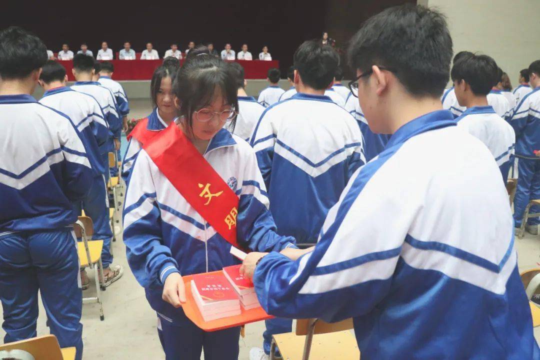多少岁才能入团员 a857347cb4ca4d6581eff5a28d36df44.jpeg