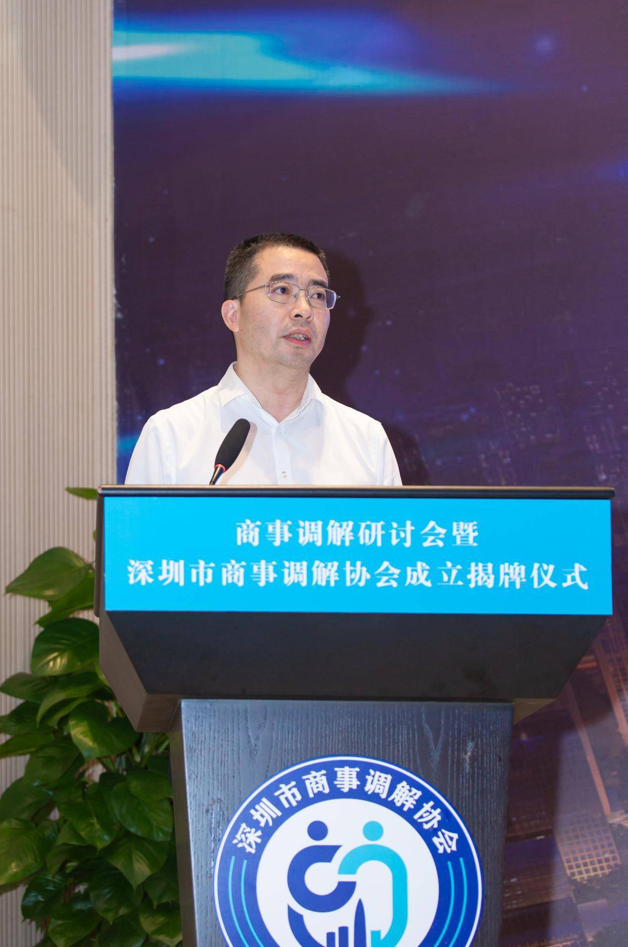 特区最高人民法院第一巡回法庭副庭长胡夏冰,司法部人民参与和促进