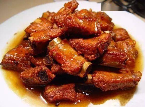 做红烧肉最忌焯水和水炖 faa8288dcb504dfa85baba20d6c179e5.jpeg