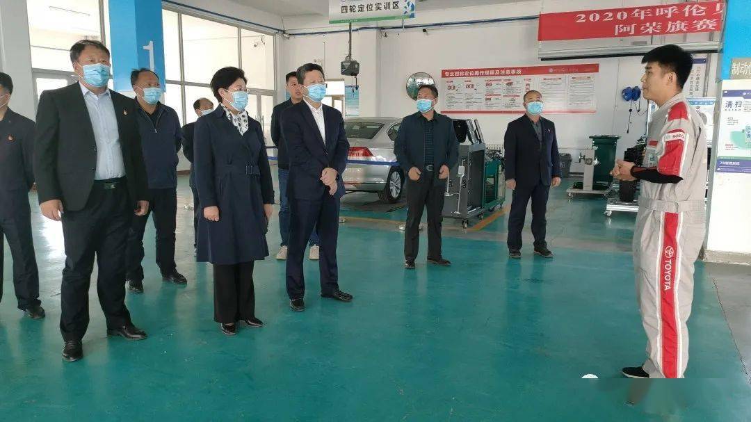 市教育局局长印文忠,阿荣旗旗委常委,常务副旗长姜立波,旗教科体局