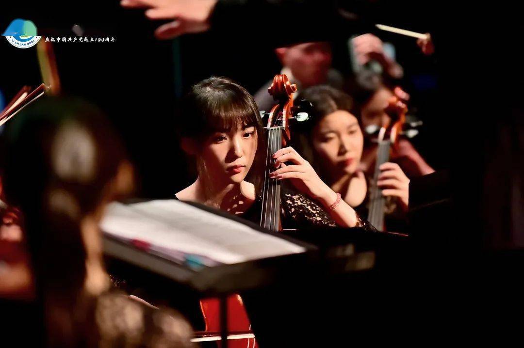 交响曲是什么声音 3814c213ea3c4ff4aed0e4191deed280.jpeg