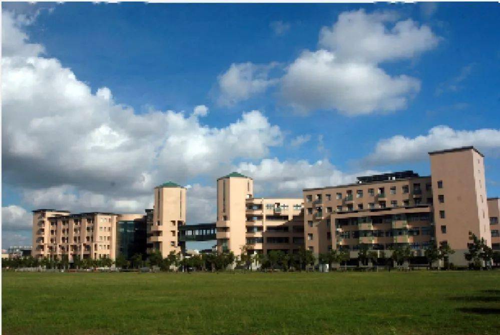 台湾高雄大学emba班学员莅临厦门灵玲国际马戏城调研