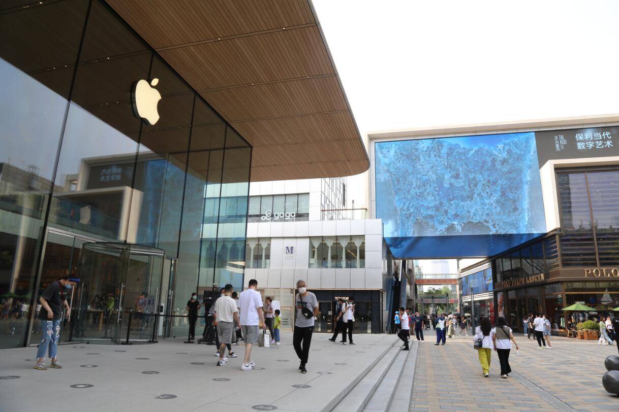 北京三里屯广场现裸眼3d大屏