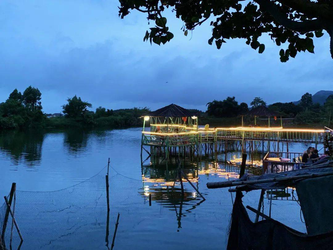 山水农庄(即原"乐食山庄")【地址】饶平县钱东镇新乡村国道324线与