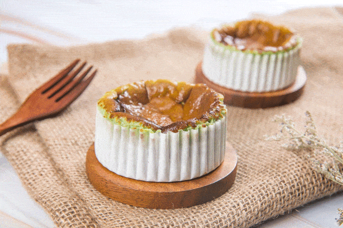 拉丝的雪媚娘甜美的颗颗红豆快乐和满足感并存带来层层递进的丰厚口感