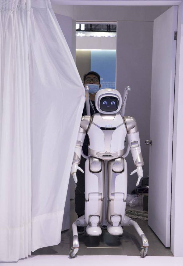 机器人|创新科技闪耀数博会