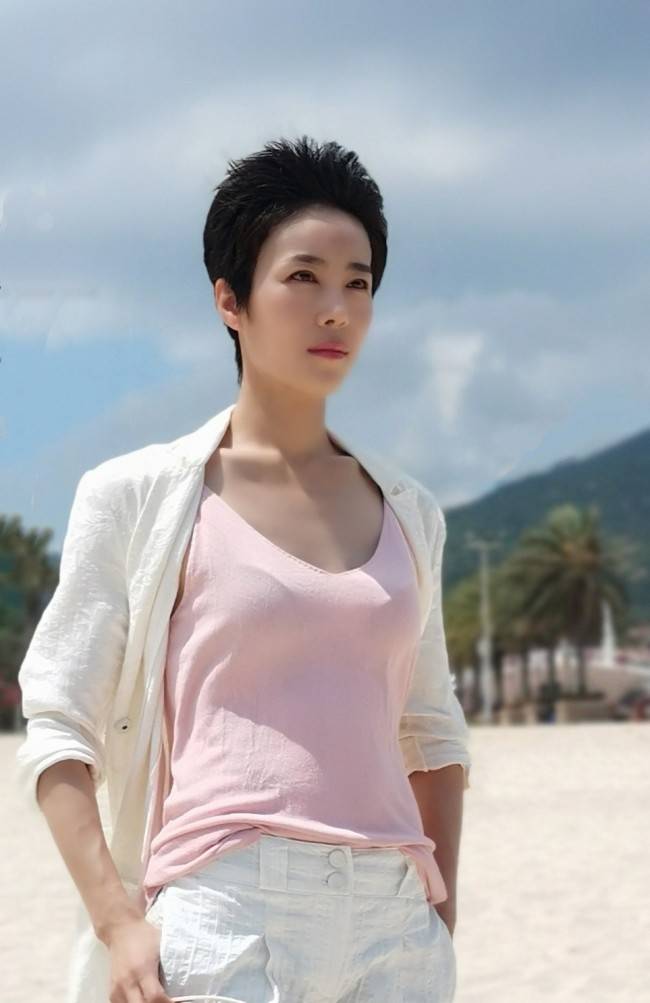 由导演张唯执导,影后景珂倾情出演,并有实力派演员顾语涵,秦楚明等