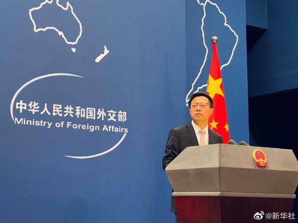 灯下黑是什么现象 8e1b207f10f24f0f9b6da66f150f1f45.jpeg