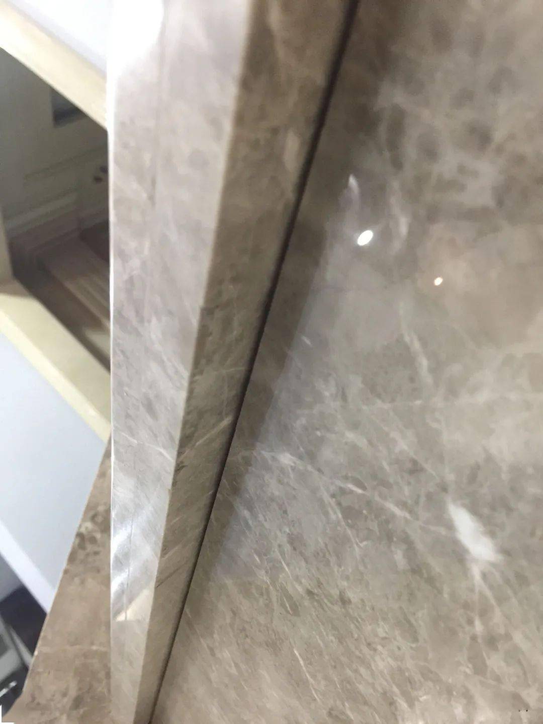 第一,梯步踩面双边加厚边下口为光面///需要注意哪些细节呢用大理石做