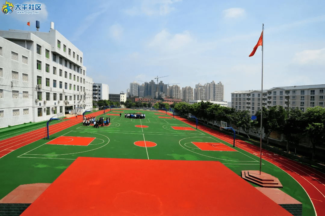 让我再看你一眼东兴初中