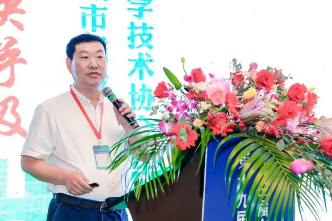 泉州市人民政府副市长朱启平,(国家)建筑材料工业技术情报研究所所长