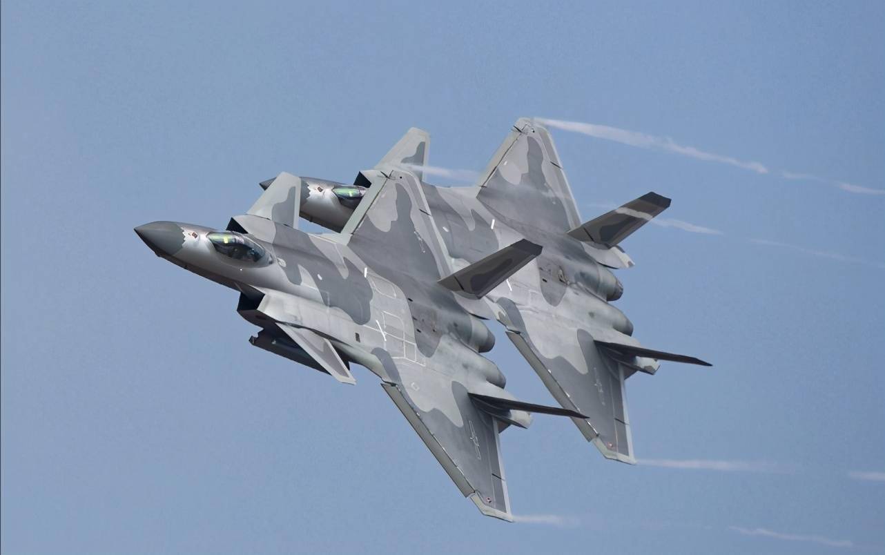 美军将于2030年退役f22歼8老泪纵横终于把猛禽熬死了