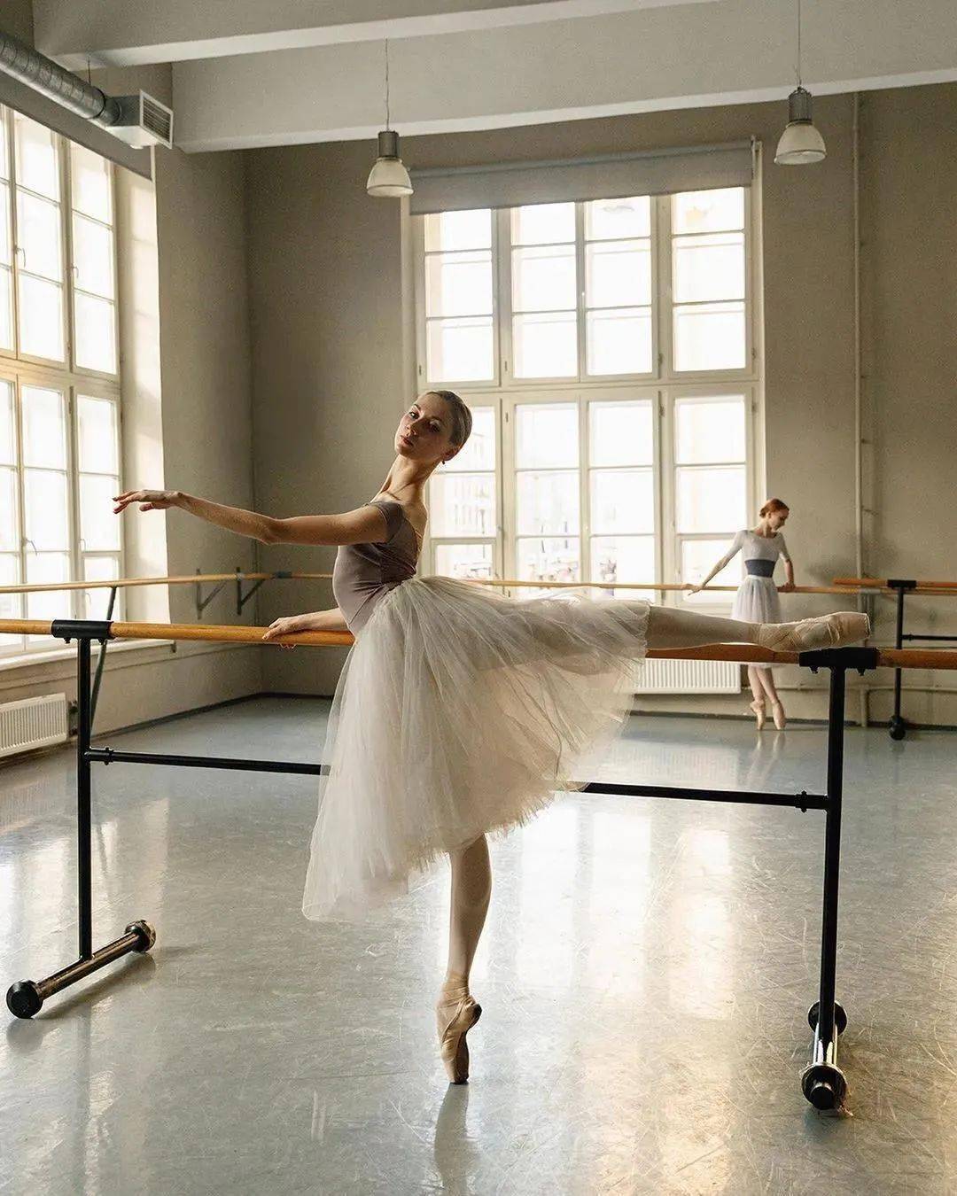 超级nice的芭蕾闺蜜们在最美的年华与最美的你起舞享受最美的芭蕾时光