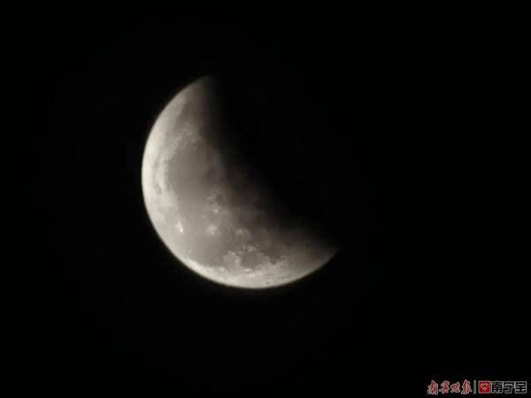 科普|美照来啦！昨晚，你在南宁看到“红色月全食+超级大月亮”了吗？