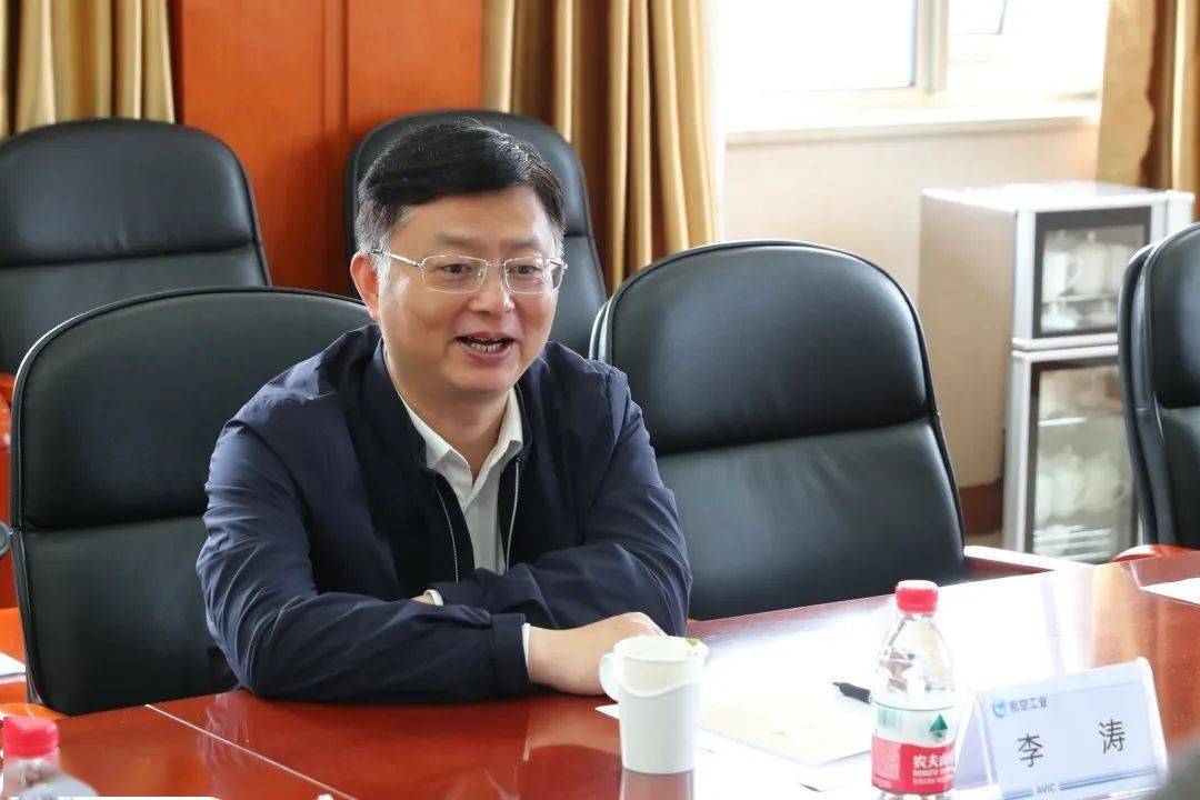 李涛代表荆门市委,市政府对通飞一直以来对荆门通航产业发展的关注