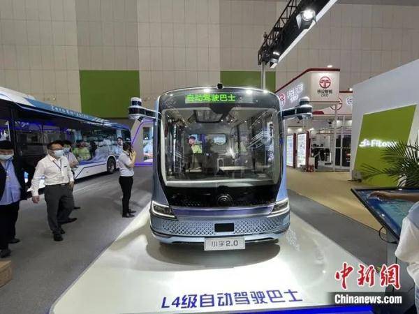 汽车|空无一人的汽车叫你一声，你敢上吗？