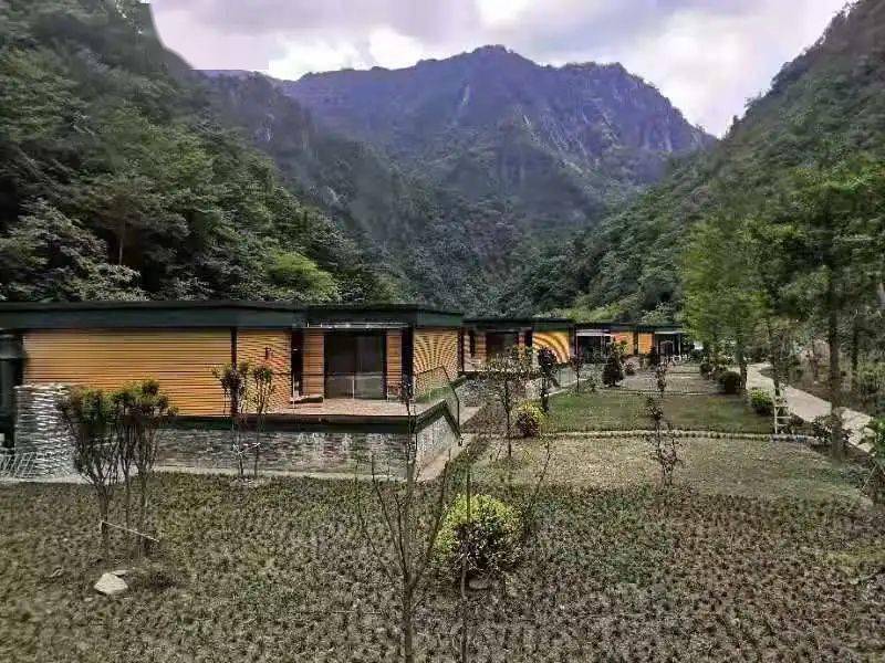 西羌幽谷#2地址 :北川擂鼓镇南华村烟雨溪,叩问民宿,仰望庄周,读一片