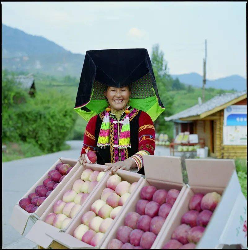 2009年,云南宁蒗县大兴镇安乐社区,沈顺花2008年,新疆生产建设兵团农