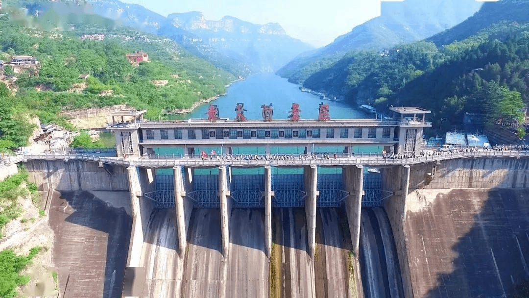青天河水库大坝位于天井关古战场上方,既是古时兵家对垒的古战场,又是