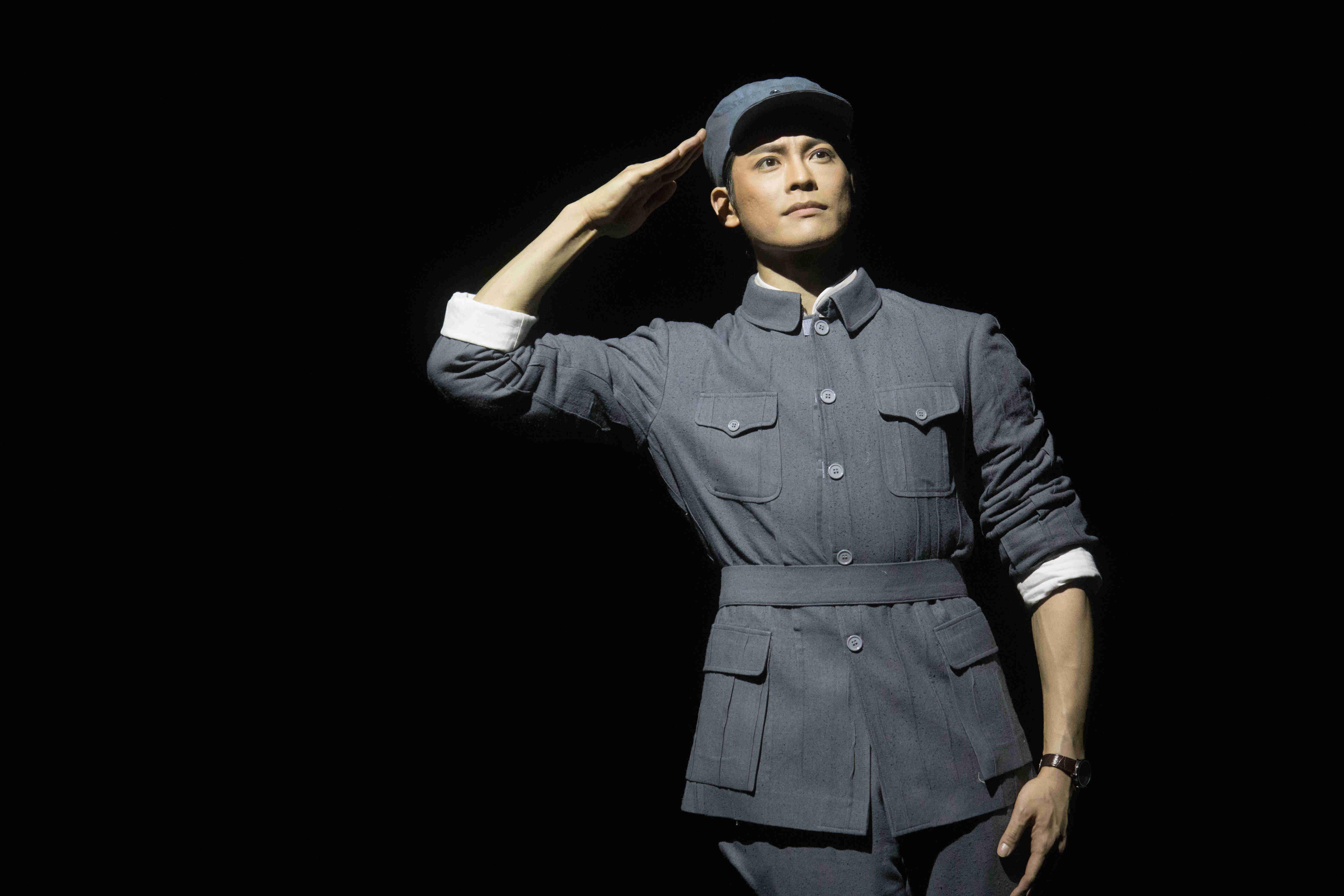 在《电波》舞台上光荣入党,"李侠"扮演者王佳俊经历艺术人生蜕变