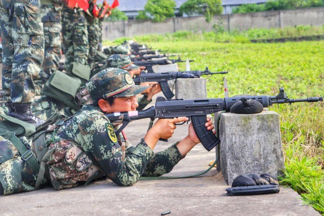 新兵人生第一枪