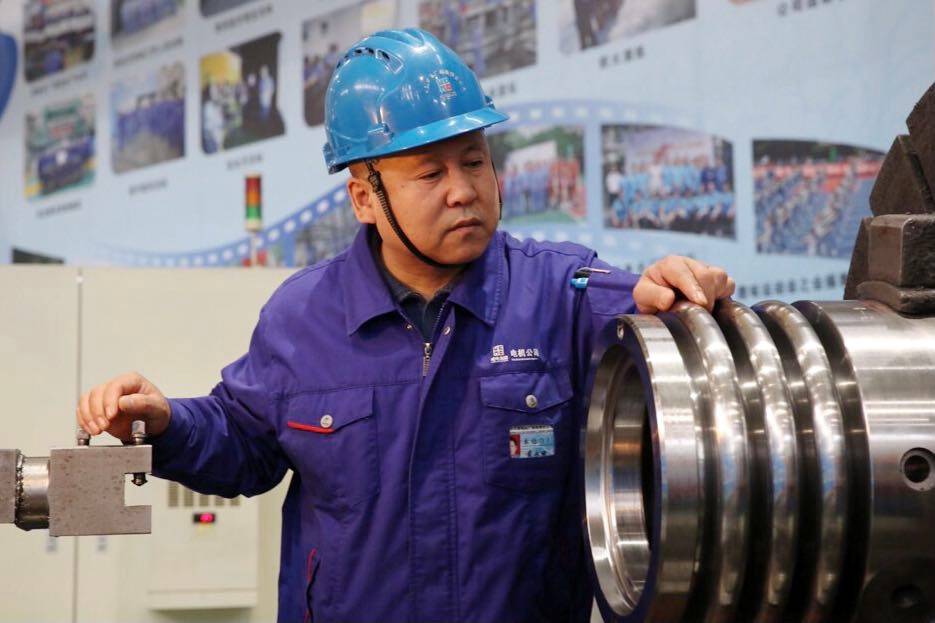 "金手指"裴永斌:36年坚守车工一线,让钢铁化为绕指柔