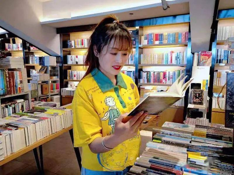 博雅启智私立幼儿园班主任张潇学前教育专业本科学历;从事幼儿教育