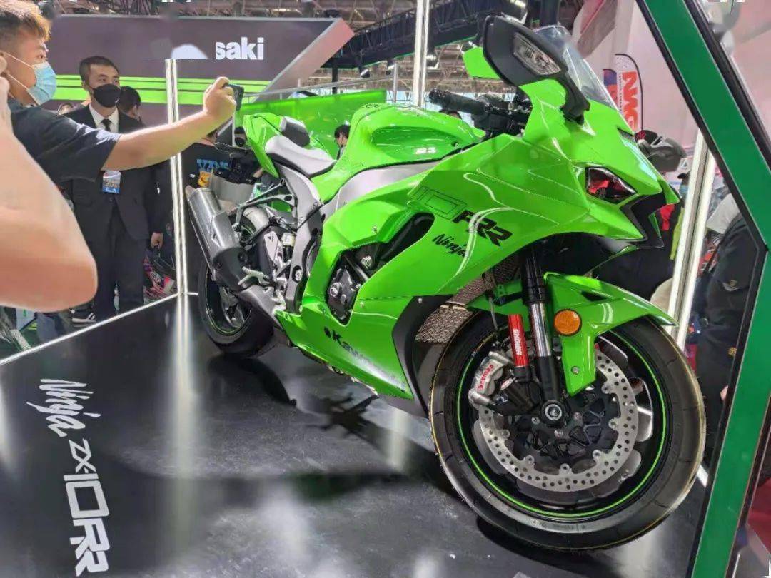 北京摩展大牛来袭川崎正式发布ninjazx10r10rr售价2368万元起