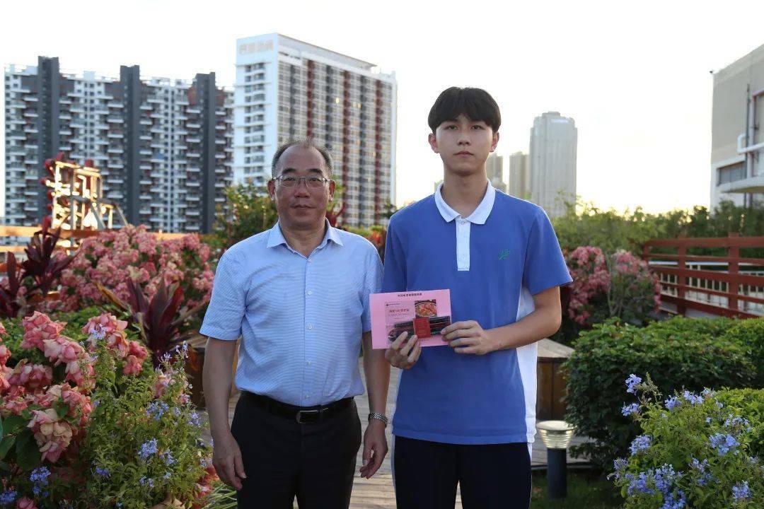 阳光心态启迪智慧人生记平冈中学校长与高三学生代表面对面座谈会