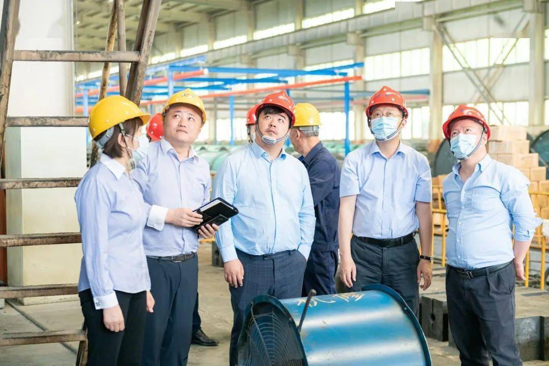 惠生重工项目负责人一行来到巨力索具进行联合验收,执行总裁杨超率