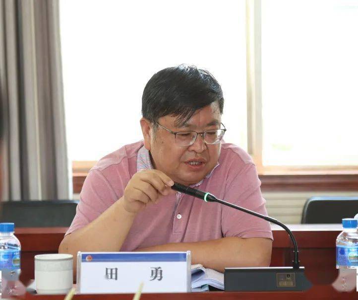 云南省政法队伍教育整顿第十七驻点指导组副组长田勇指出:此次专题