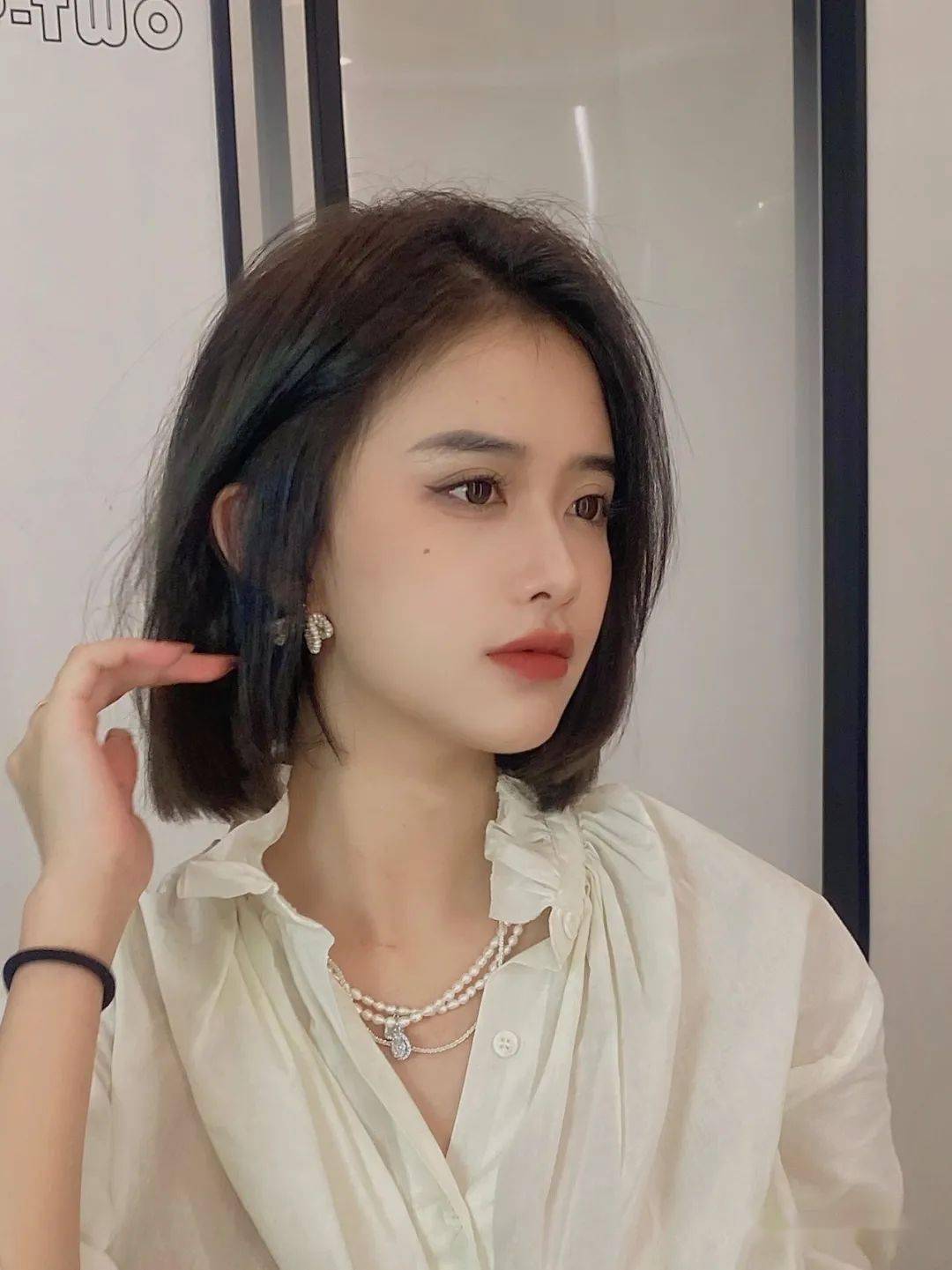 2021流行网红性感锁骨短发