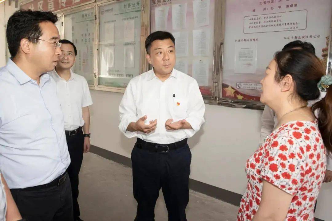 杜小刚赴滨湖区开展三联三解活动