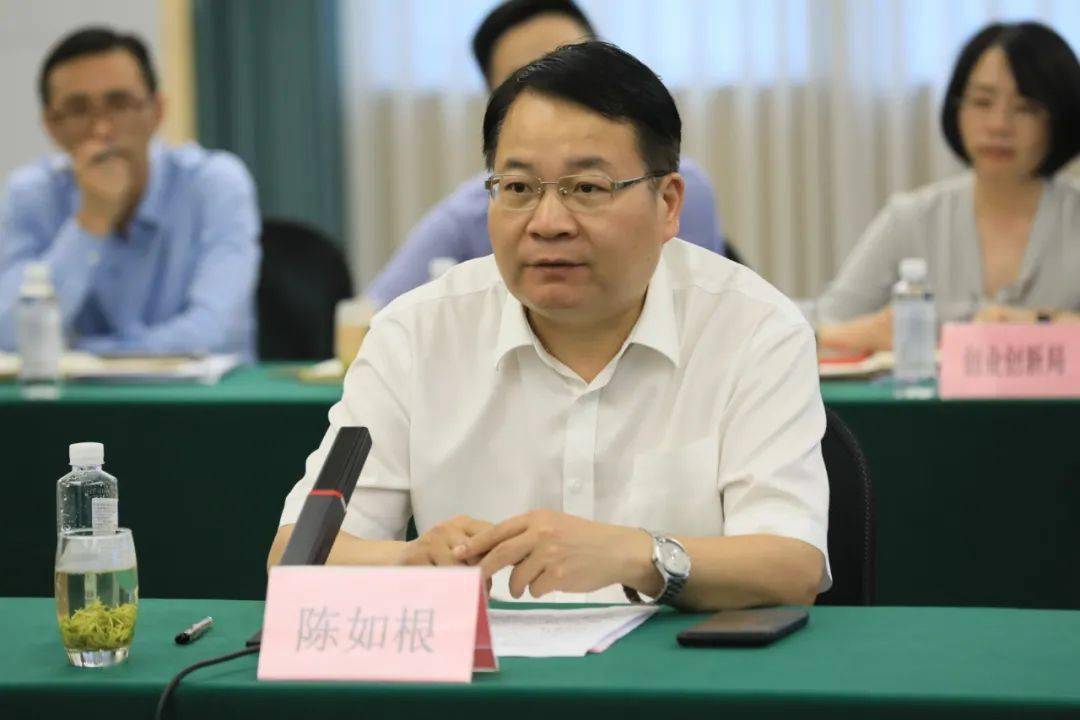 陈如根表示,此次签约为临平区下一步的新兴产业发展打下了坚实基础.