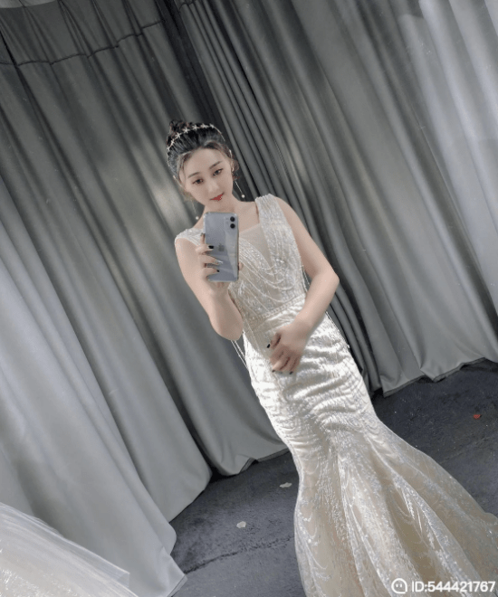 陌陌主播玄子举办生日庆典为众多粉丝派发精美礼品