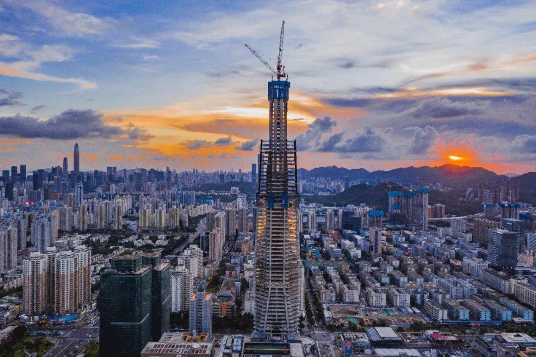 重磅388米中建三局承建的深圳在建第一高楼核心筒封顶