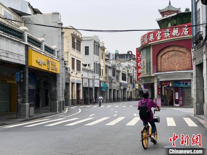 探访广州荔湾上下九商圈多数店铺已关门有人还在坚守