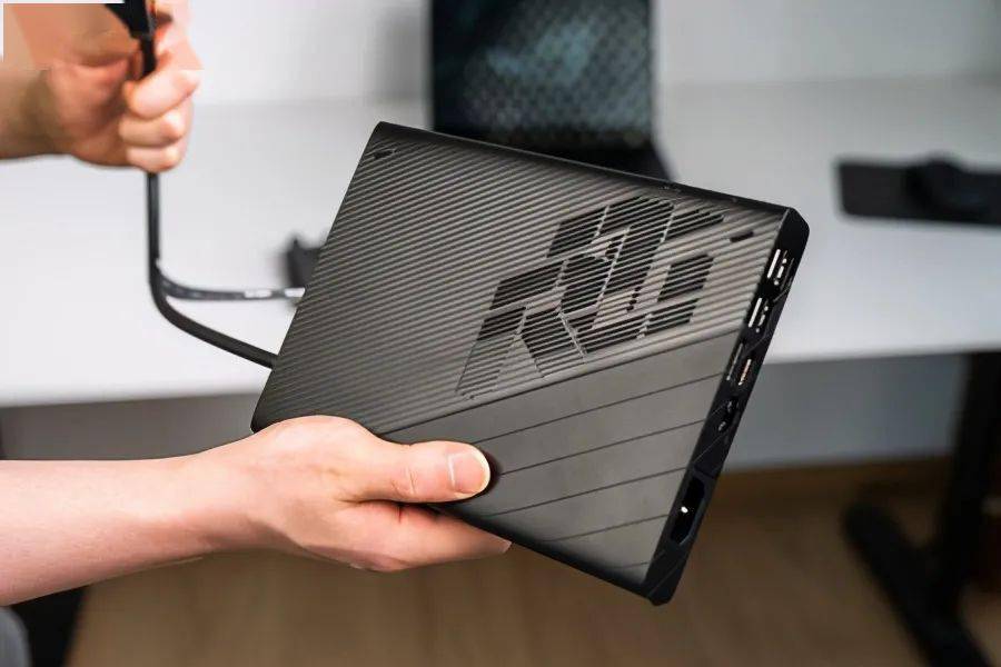 小身板却塞入rtx 3050 ti 锐龙9 5980hs!rog幻13高性能轻薄本图赏