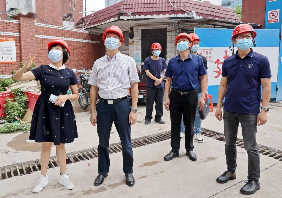 黄伟东还来到舜山府项目,升平小学扩建工程两个在建工