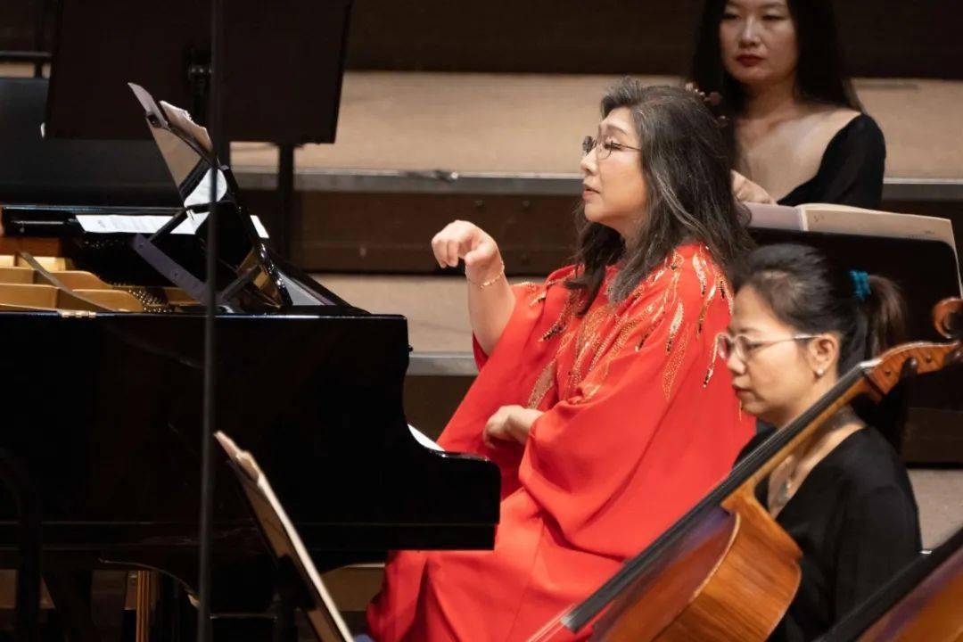 用音乐塑造鲜明的动物特点是很有难度的,这就要求钢琴演奏者对触键