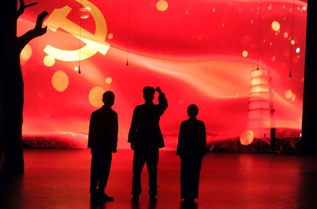灞桥61要闻传承红色基因发扬革命精神丨红色舞台剧送你去延安在灞桥