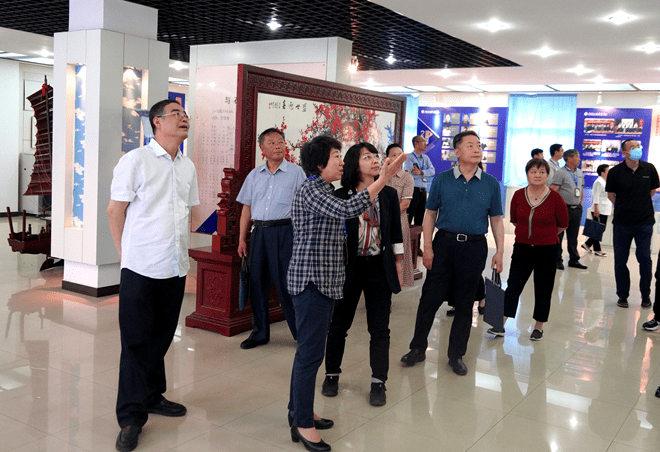 三级主任科员杨皓翔,省教育厅职成教处处长石建平,财务处处长杨立华