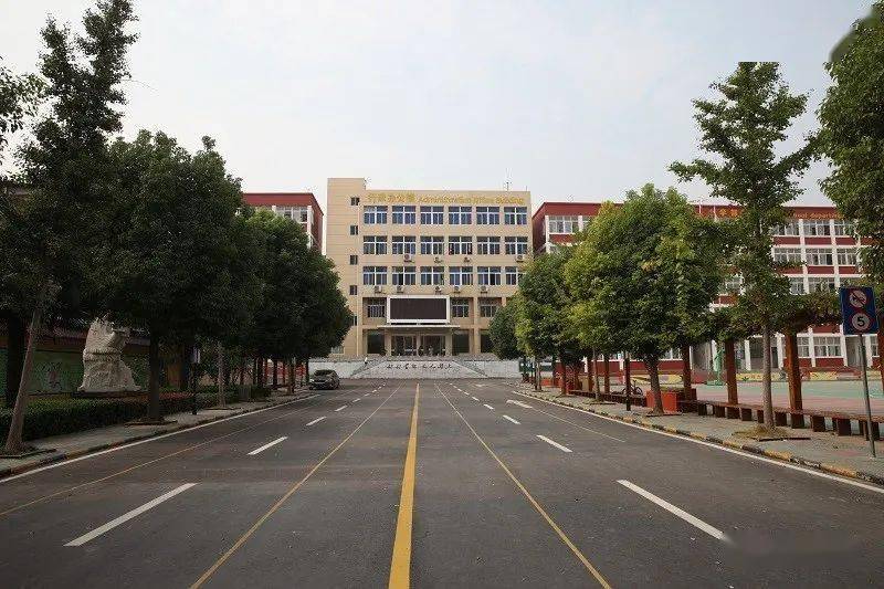 文科设2个考点,101个考场,分别为怀远三中50个考场(包含1个备用考场4