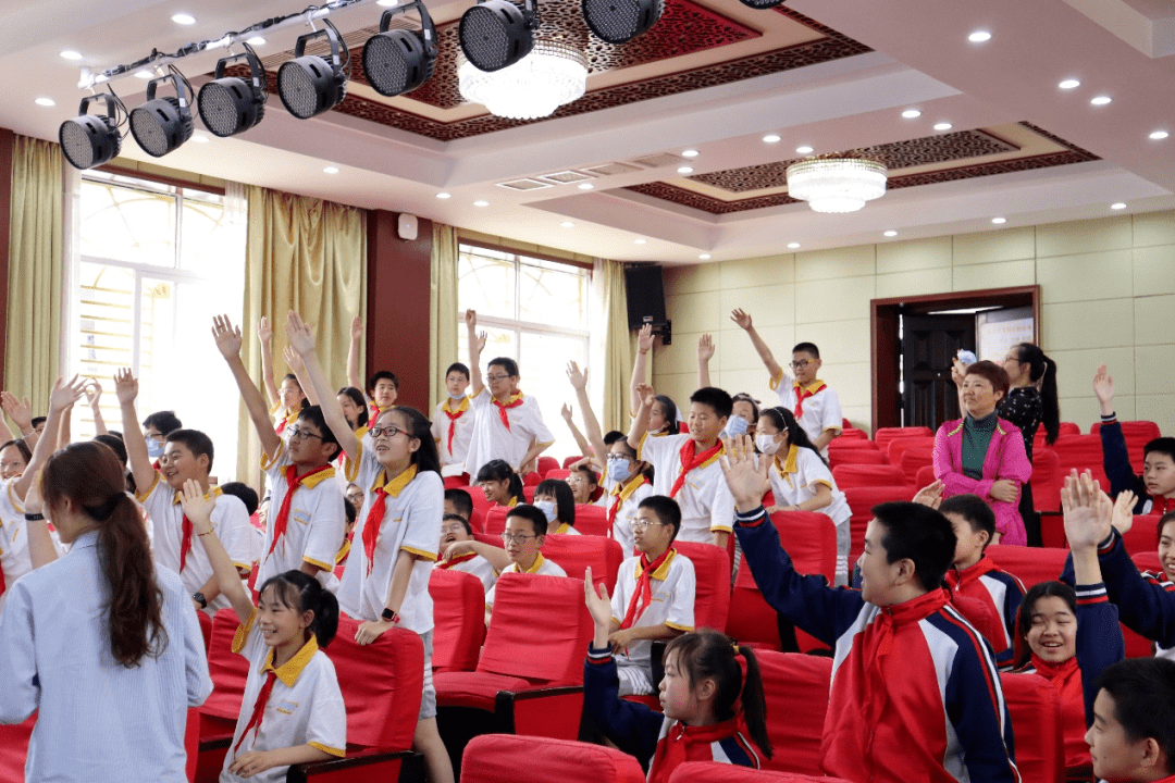 党史学习教育|"少年心向党 勤学报党恩" 青年宣讲团走进钢城一小