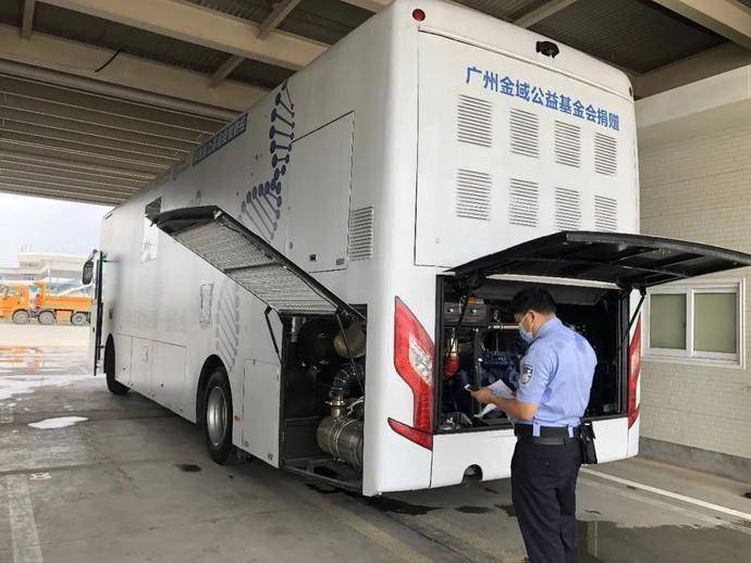 一路绿灯!广州黄埔交警助力"猎鹰号"火速奔赴疫情一线