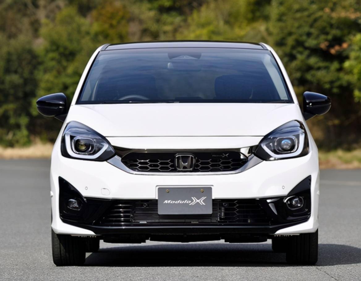 本田飞度运动版亮相!1.5混动 cvt,预售10万,犀利外观真帅气