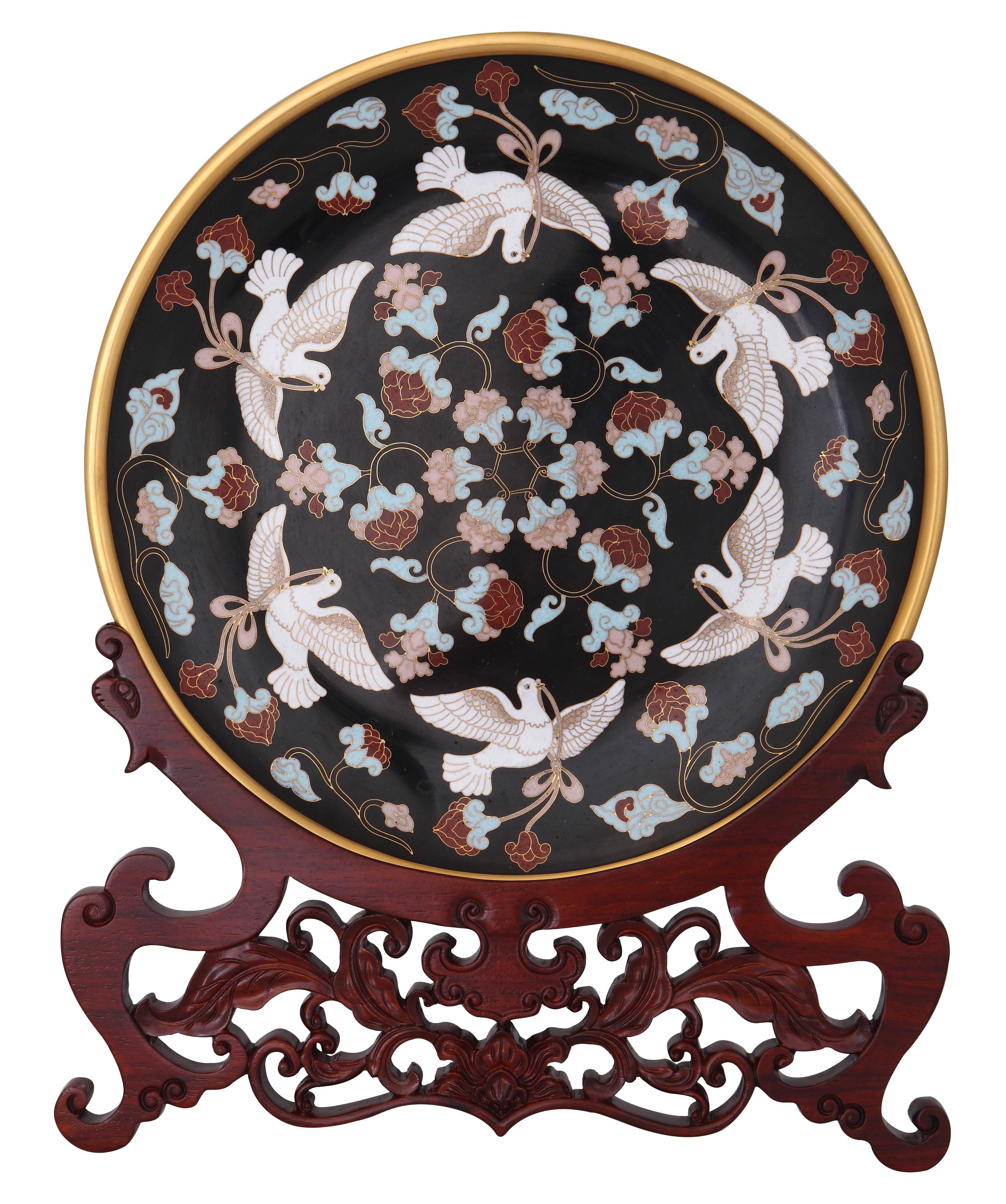 《和平鸽大圆盘》,常沙娜,1952,黄金 ,紫铜,珐琅釉