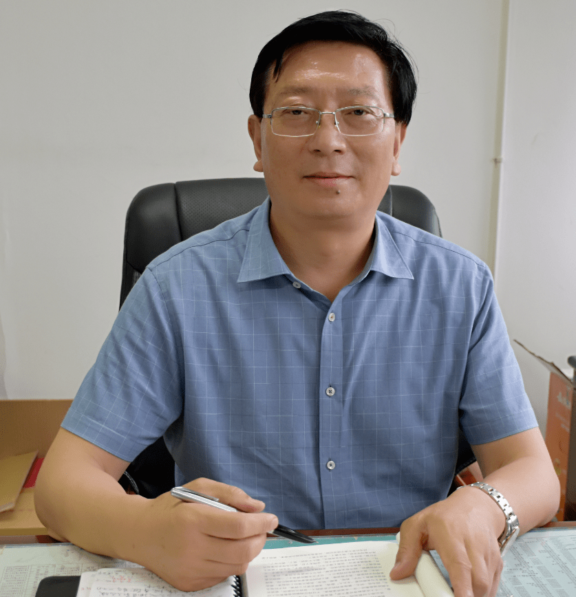 程蕾昆明市第三十一中学校长同学们,有一场青春叫高考,有一种拼搏叫