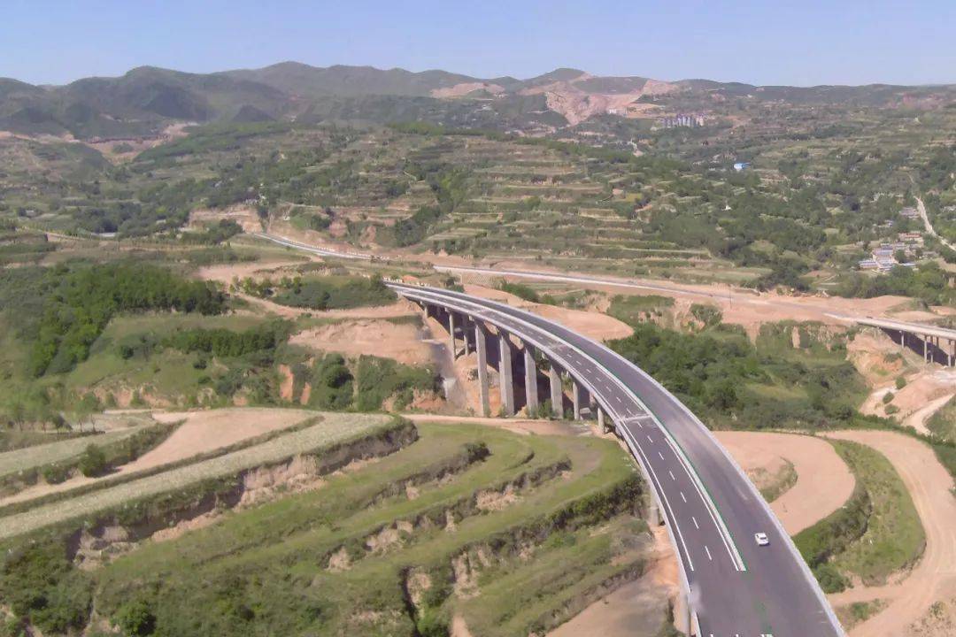 出行平华一级公路即将建成通车