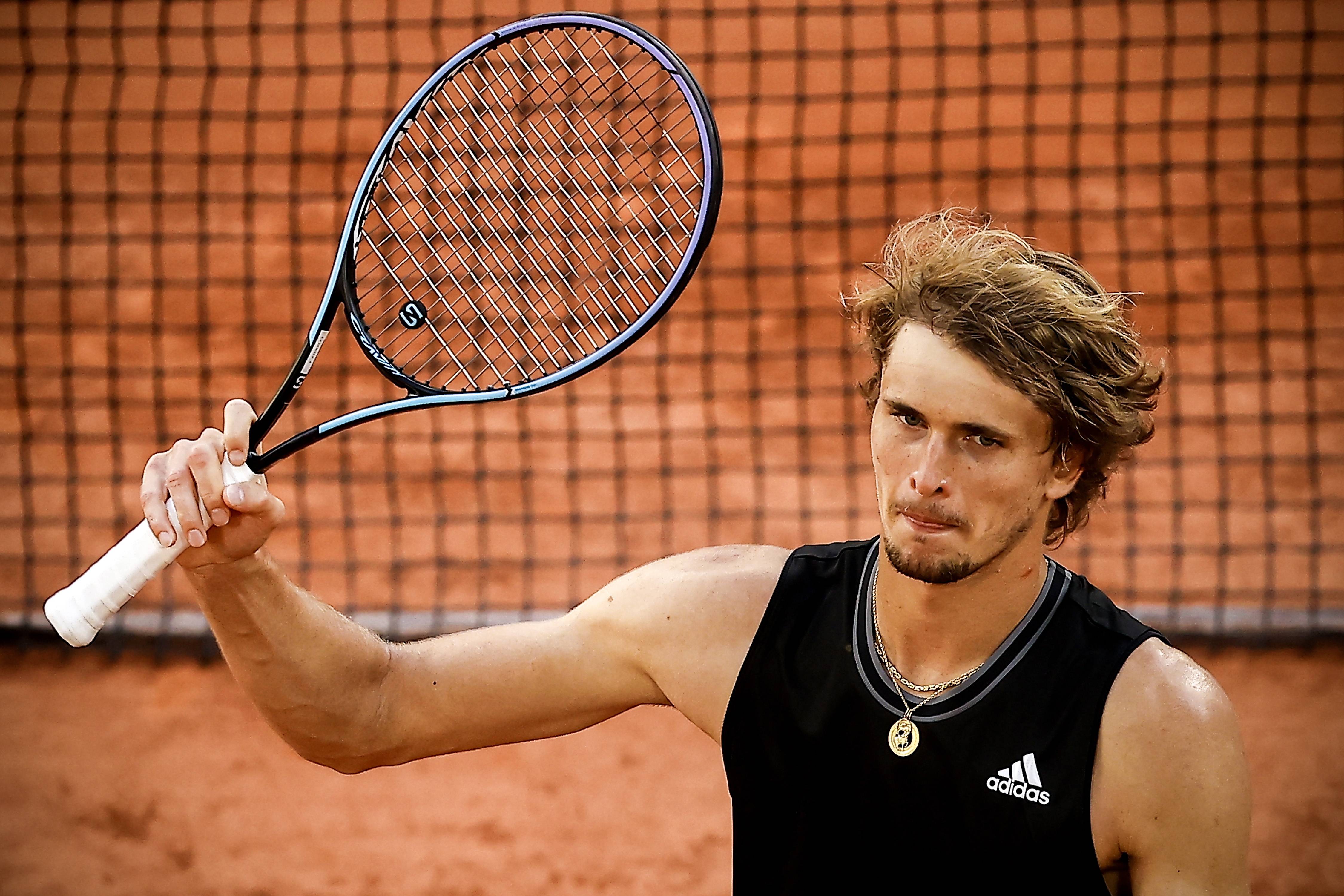 网球——法网:兹维列夫晋级半决赛